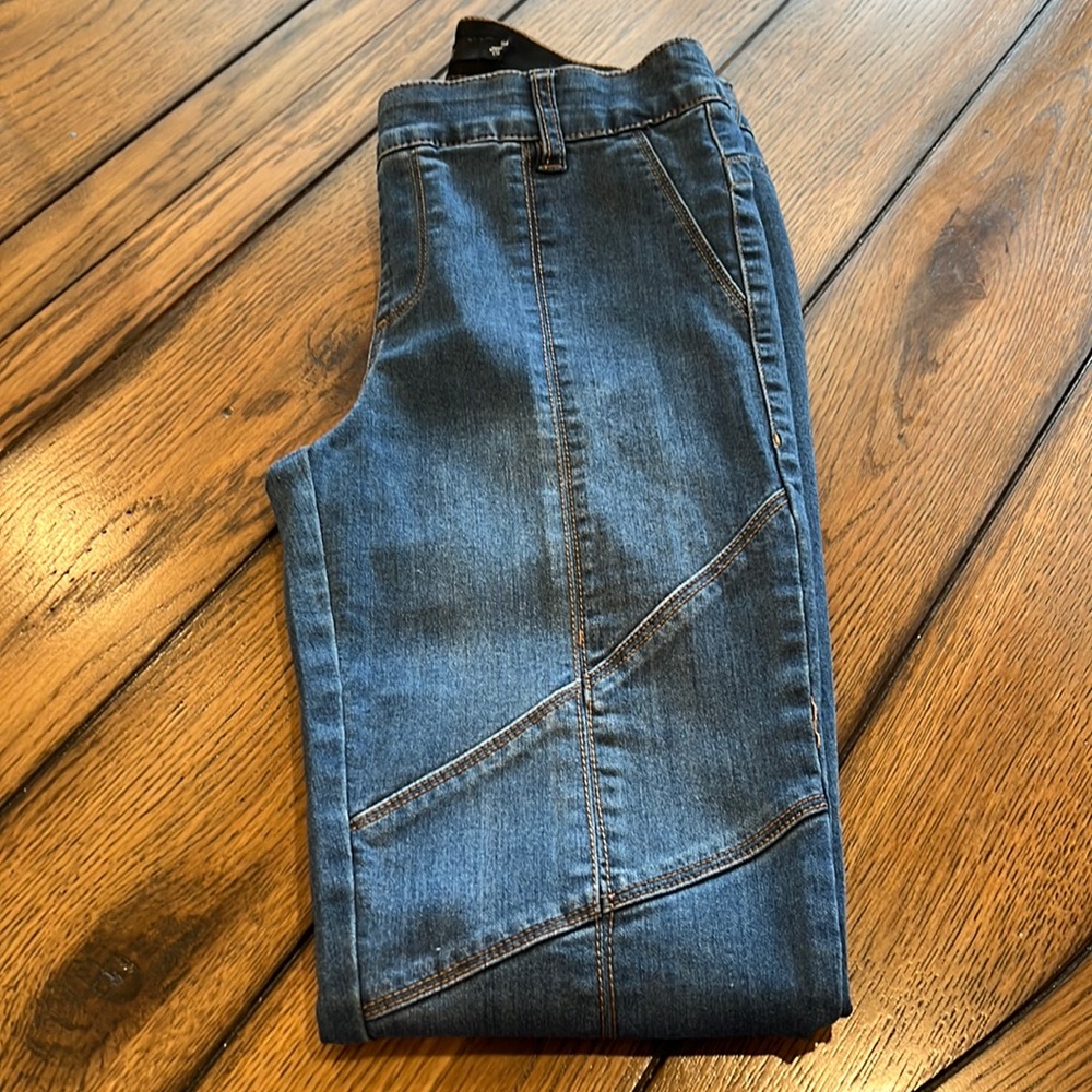 Pull on Love My Fit denim jeans..